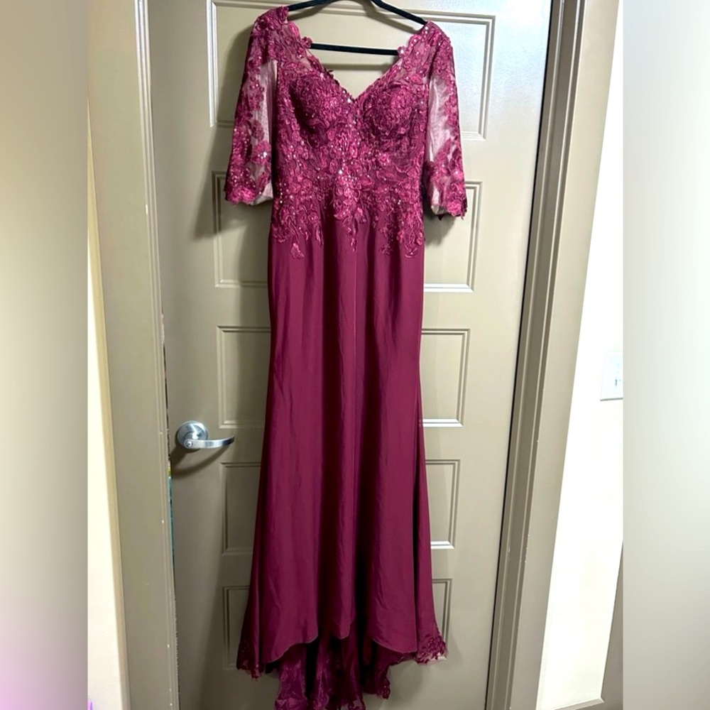 NWOT Cabernet formal gown from JJHouse